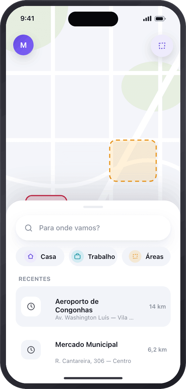 Desvia home screen on a phone: a map with a saved avoid-area outlined in dashed amber, a 'Para onde vamos?' search bar, and Casa, Trabalho and Áreas shortcuts above recent destinations.